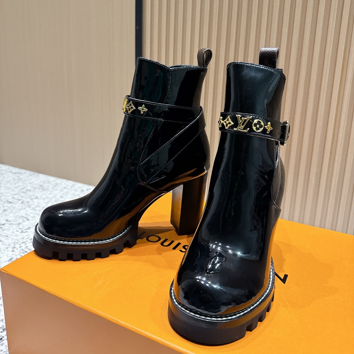 LV Patent Leather High-Heel Ankle Boots YV25093010