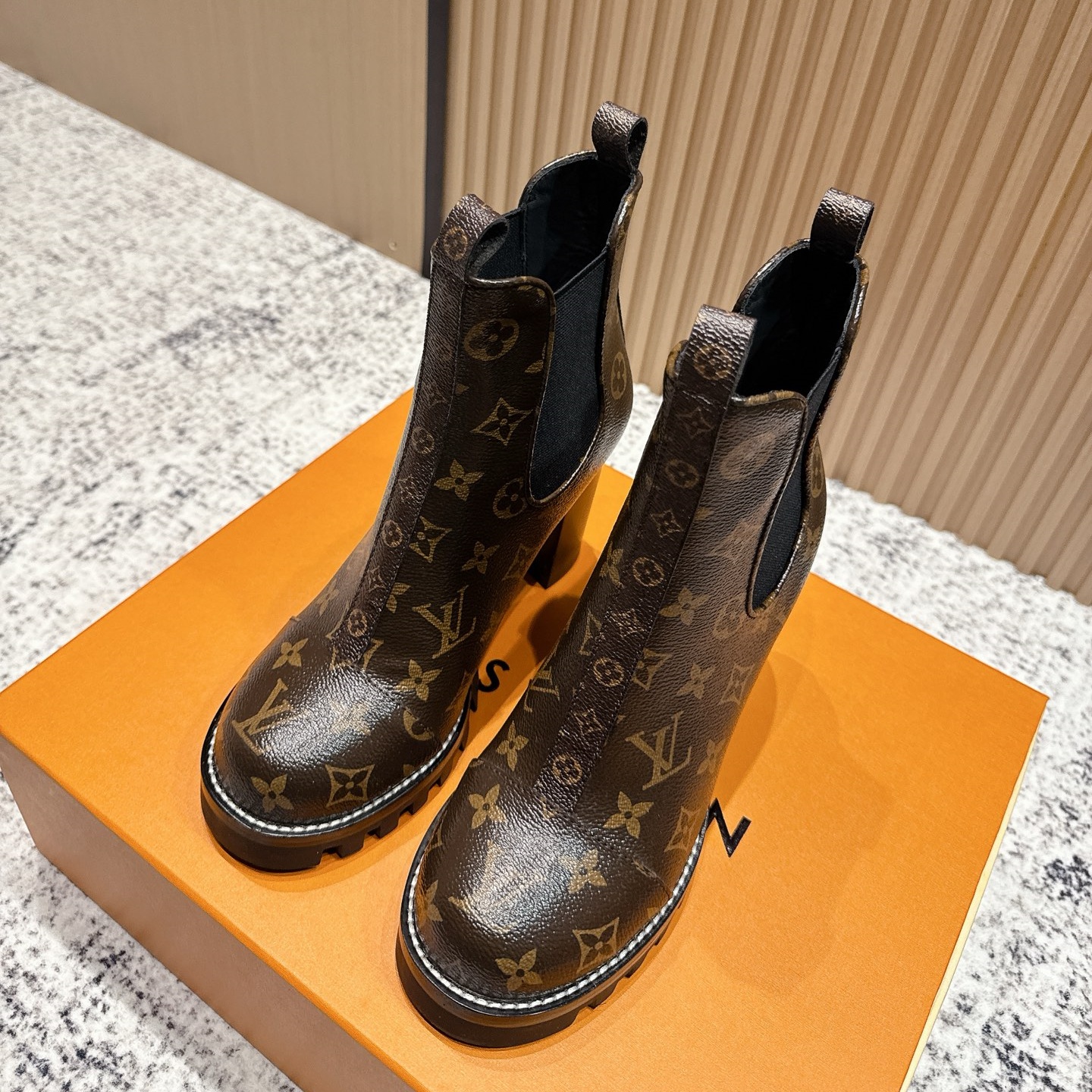 LV Classic High-Heel Ankle Boots YV25093007