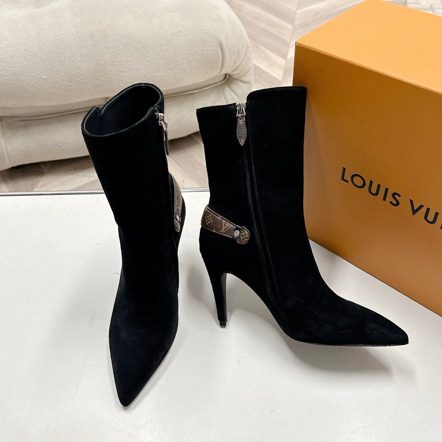 LV Pointed-Toe High-Heel Ankle Boots  YV25093020