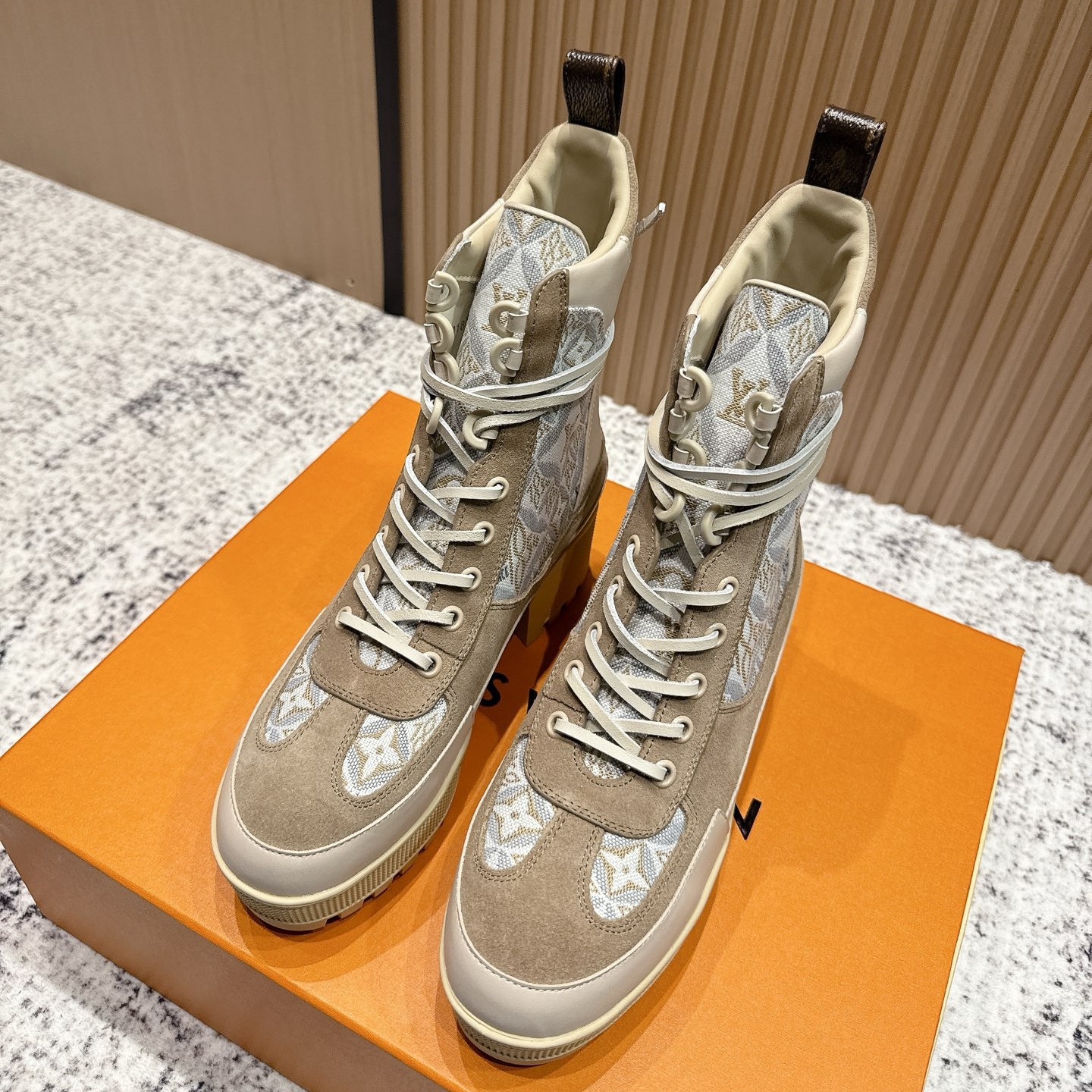 LV Chunky-Heel Desert Boots YV25093001