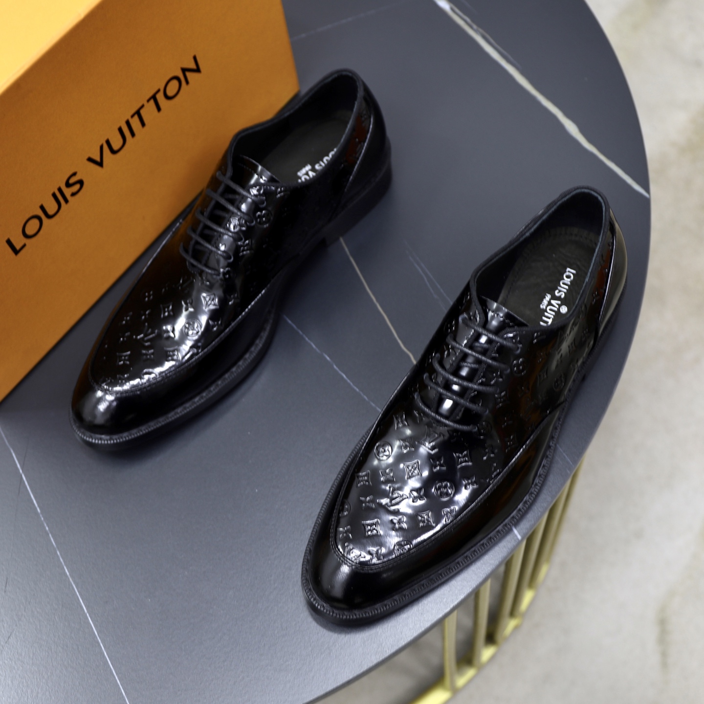 LV Embossed Leather Shoes YV25100204