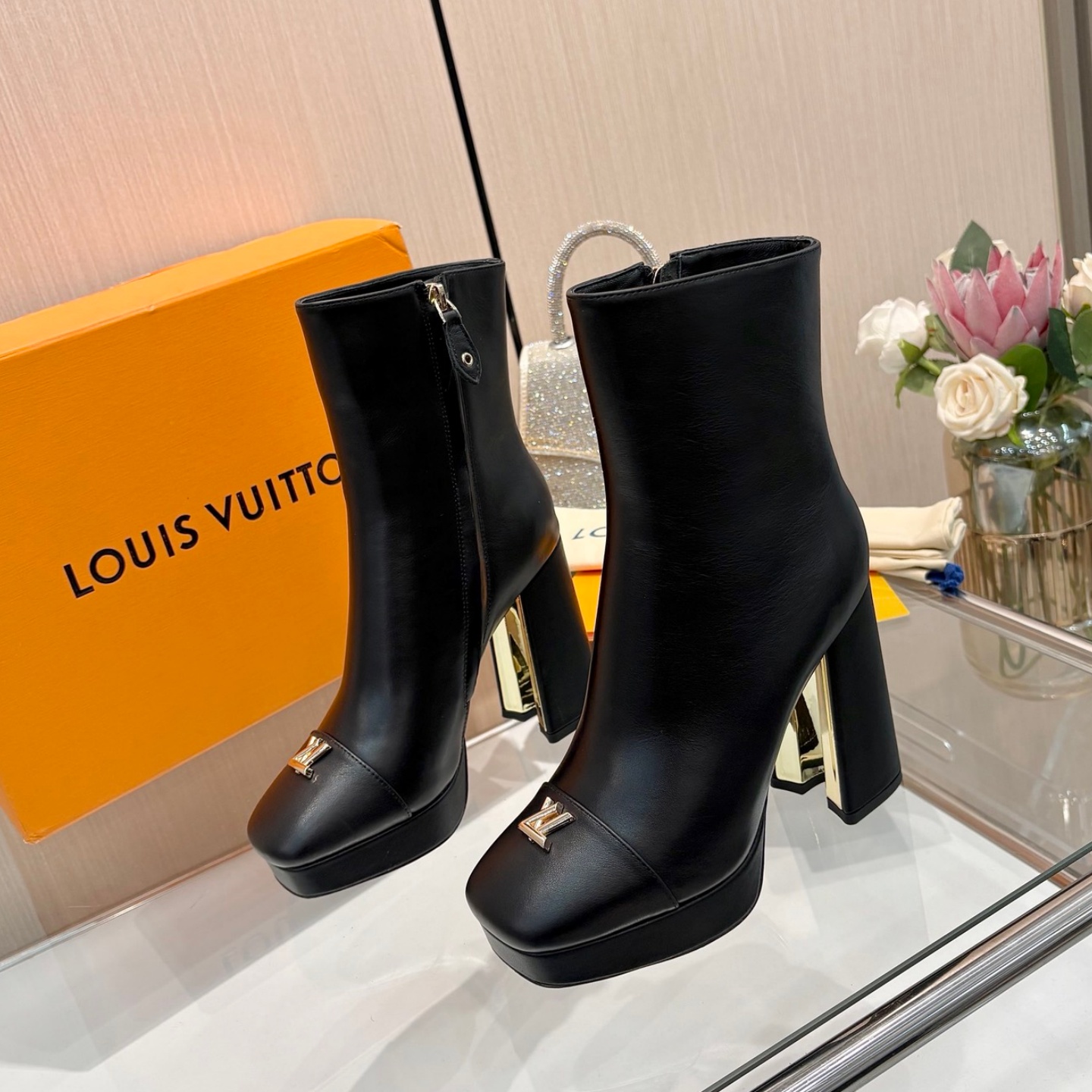 LV  Runway-Inspired Ankle Boots YV25100206