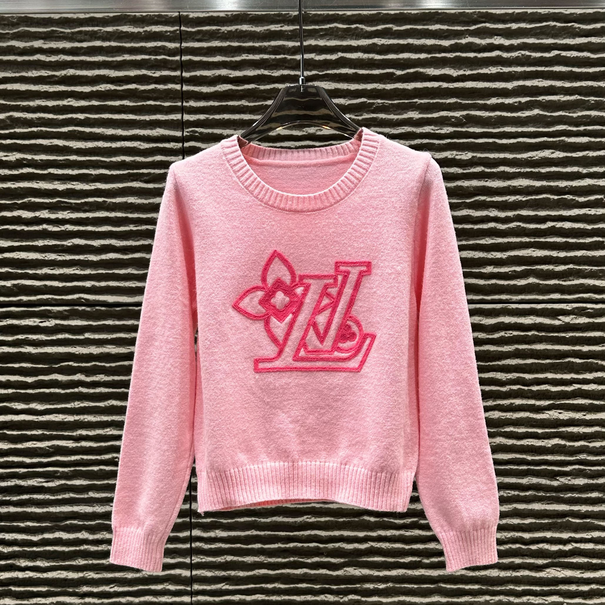 LV Embroidered Letter & Clover Pullover Sweater XX25100301