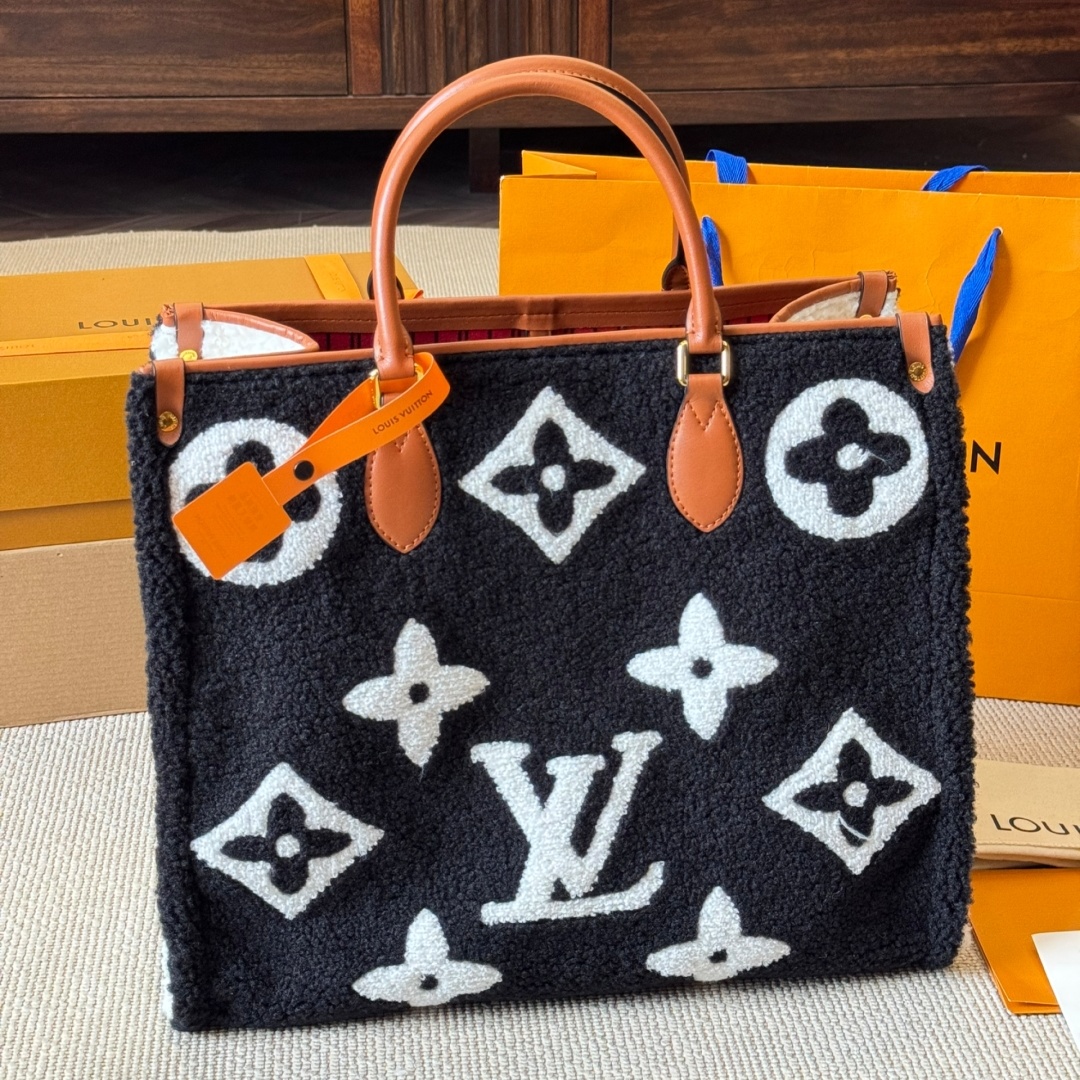 LV Plush Monogram Tote YV25100402