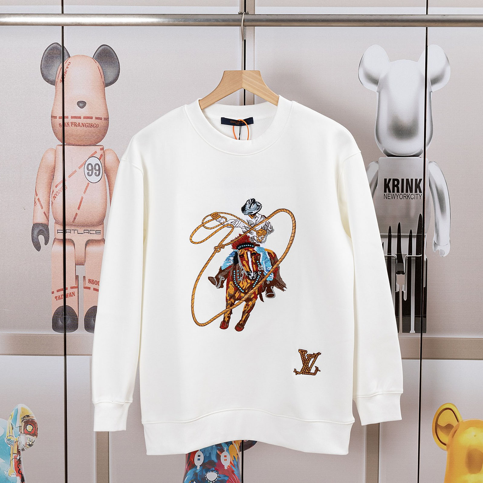 LV 25New Front & Back Embroidered Crew Neck Sweatshirt XX25100502