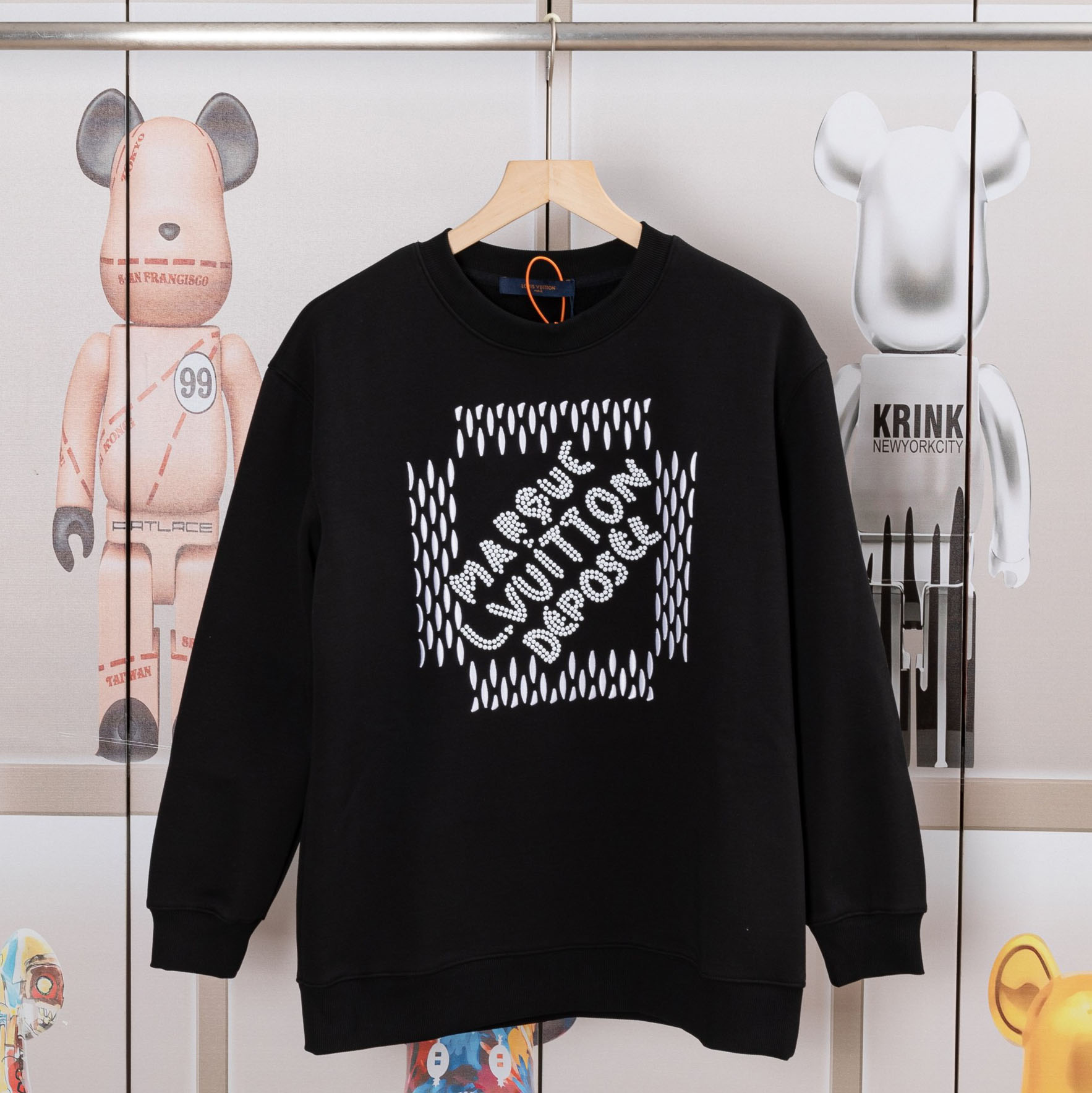 LV Embroidered and Beaded Crew Neck Sweatshirt AM25100424