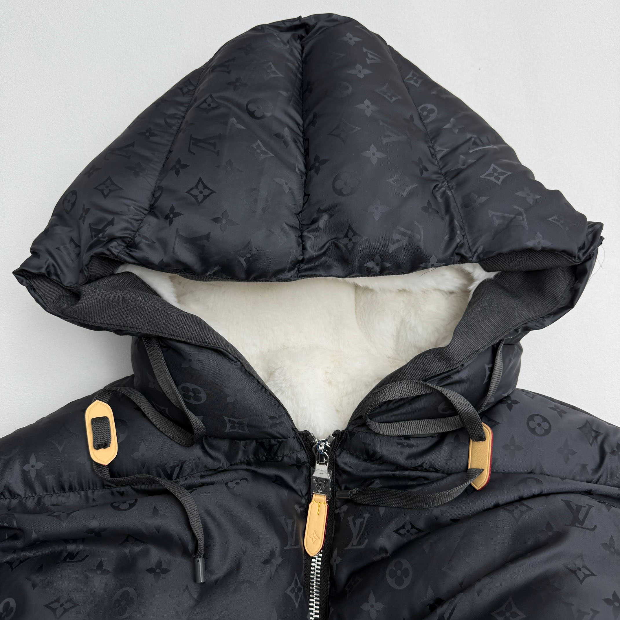 LV Cotton Padded Jacket with Subtle Logo Pattern AM25100802