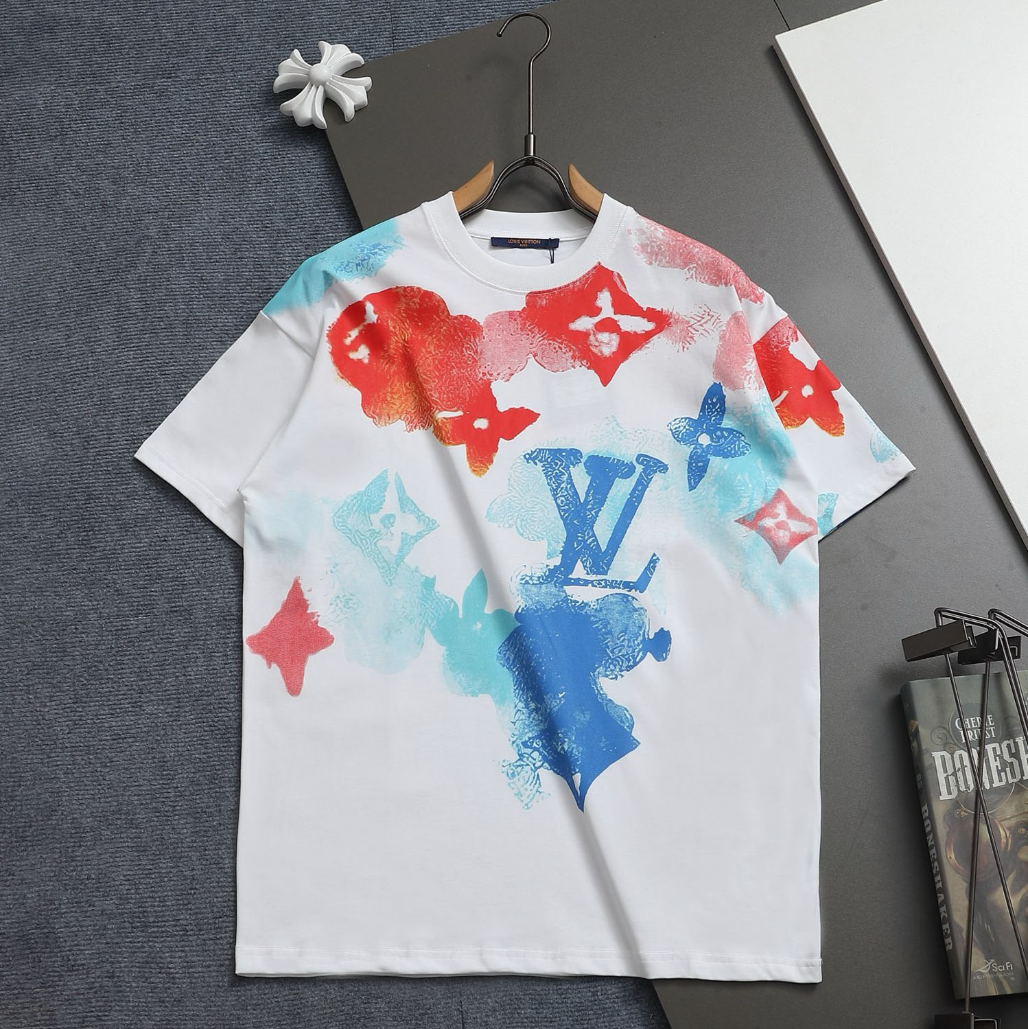 LV Color Gradient Logo Short-Sleeve T-Shirt AM25101113