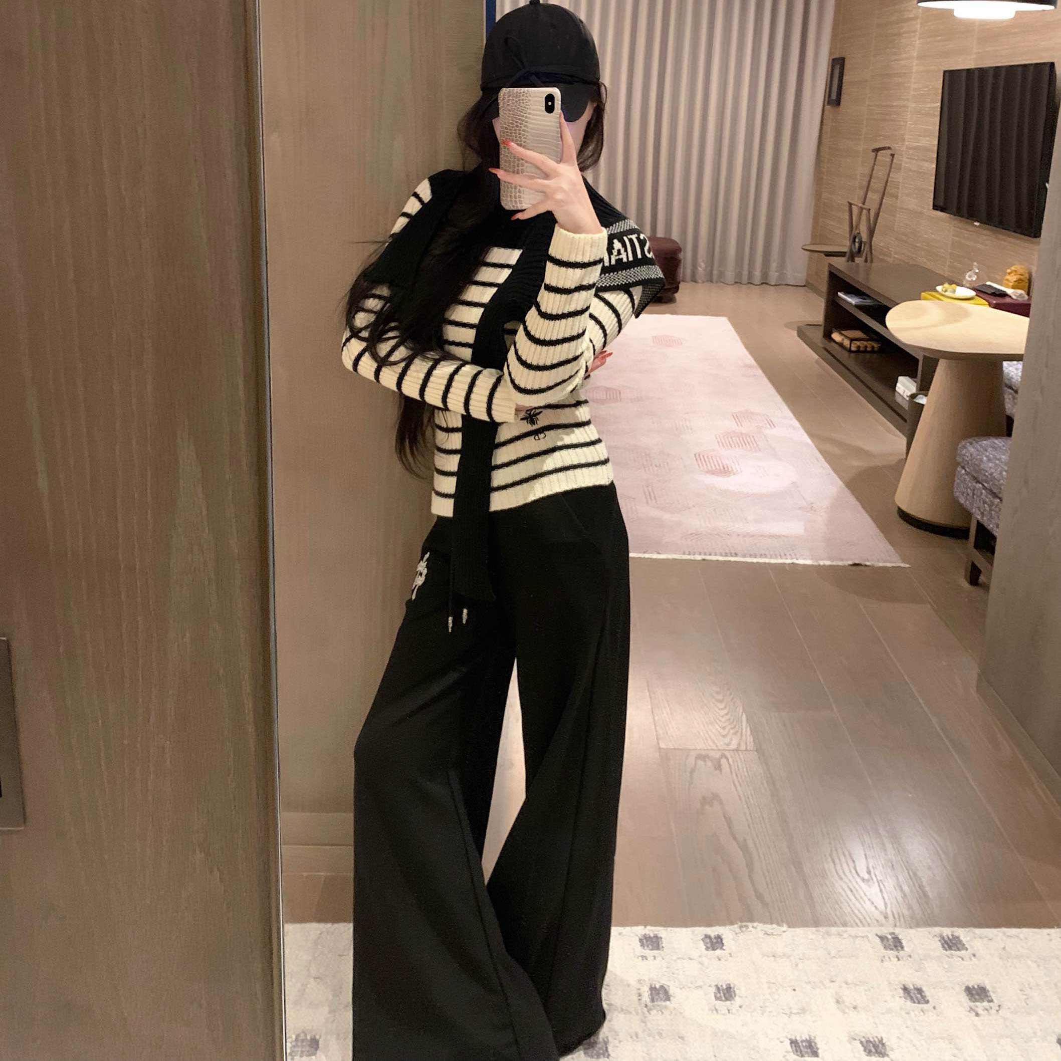 CD Striped Sweater + Shawl AM25101101