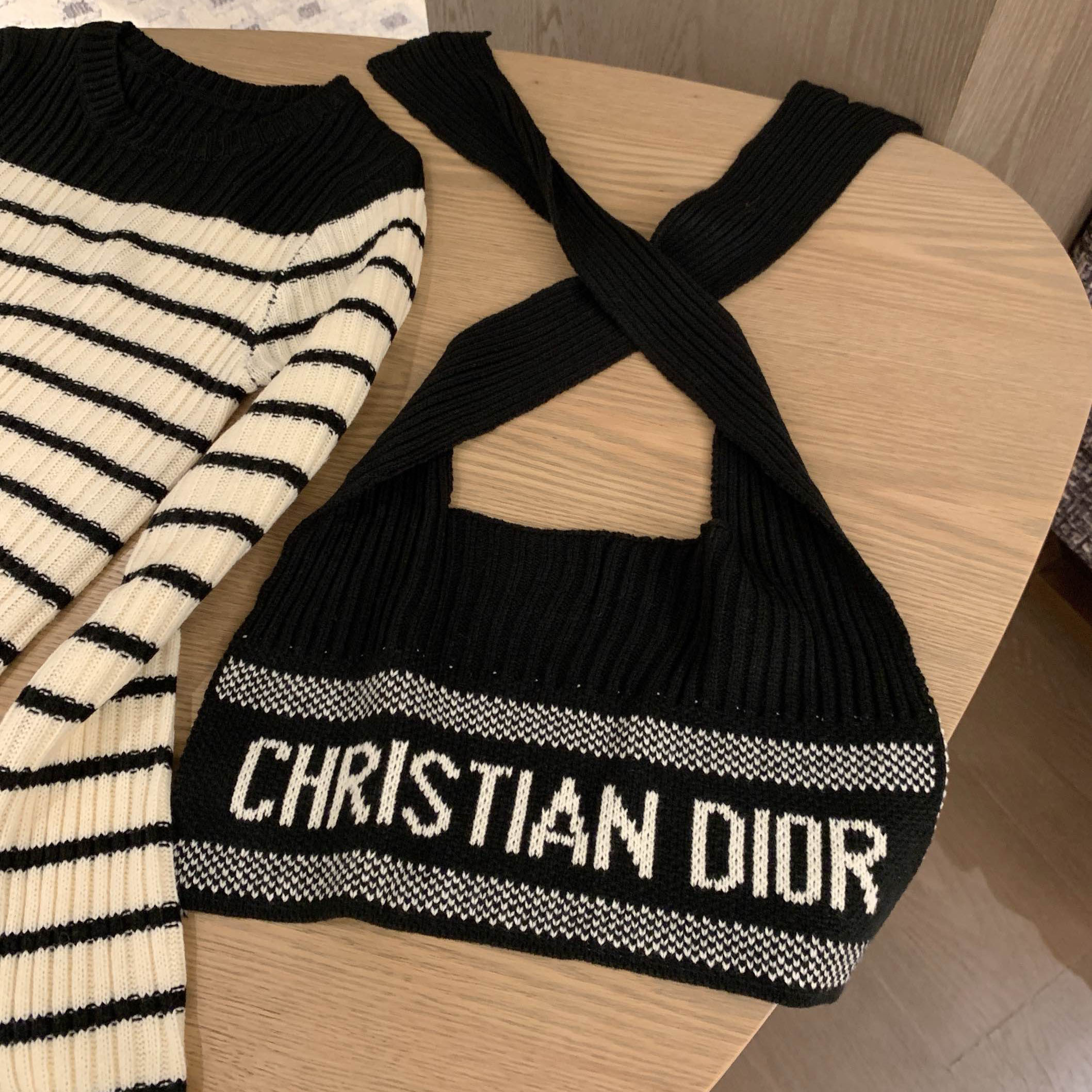 CD Striped Sweater + Shawl AM25101101