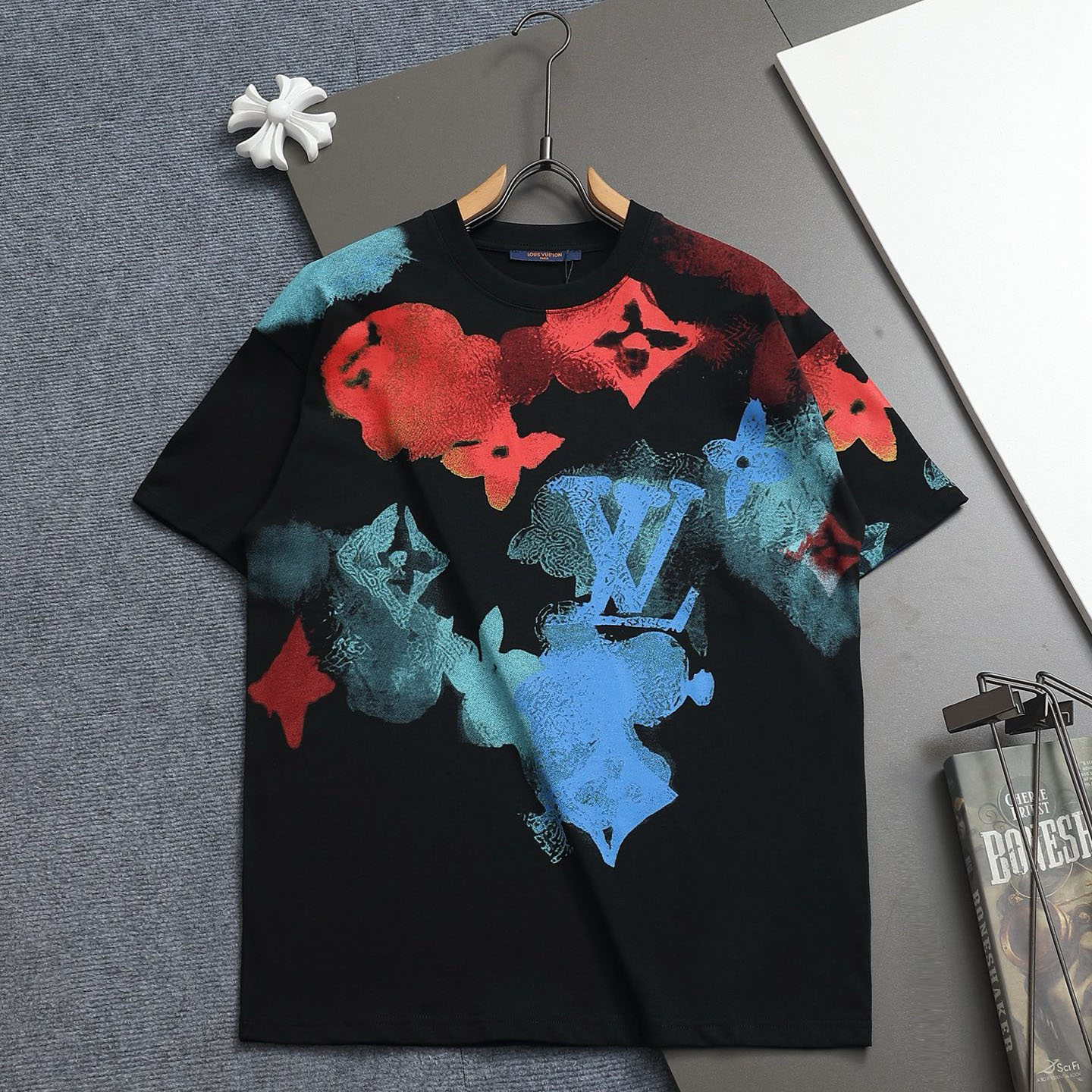 LV Color Gradient Logo Short-Sleeve T-Shirt AM25101113