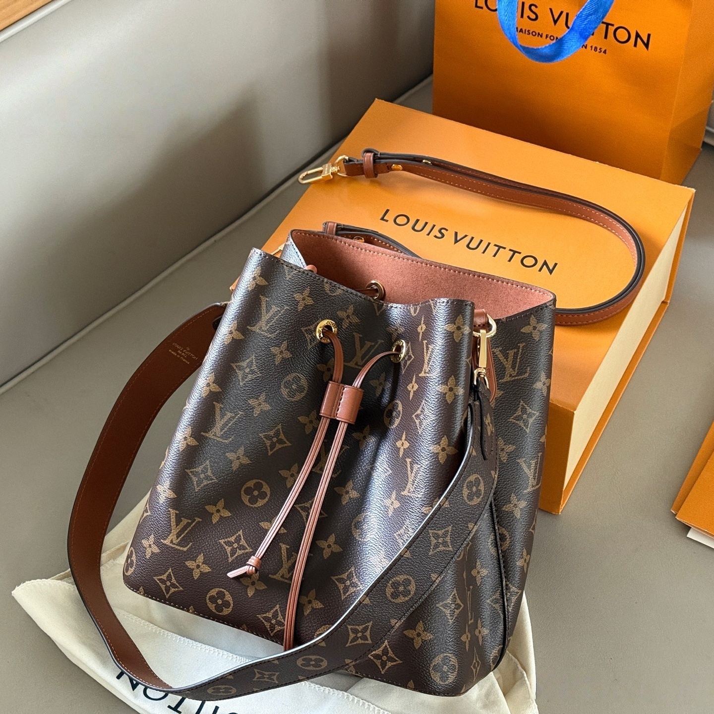 LV Neo Monogram Bucket Bag YV25101203