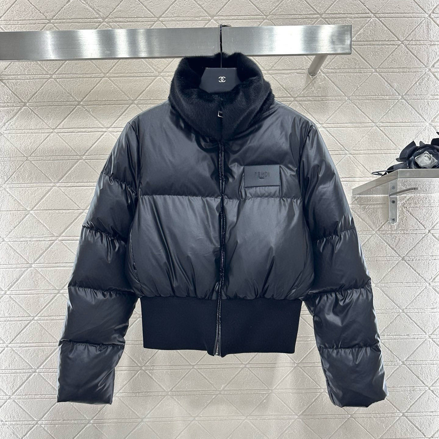 FD Fur-Collar Short Waist-Tie Down Jacket AM25101306