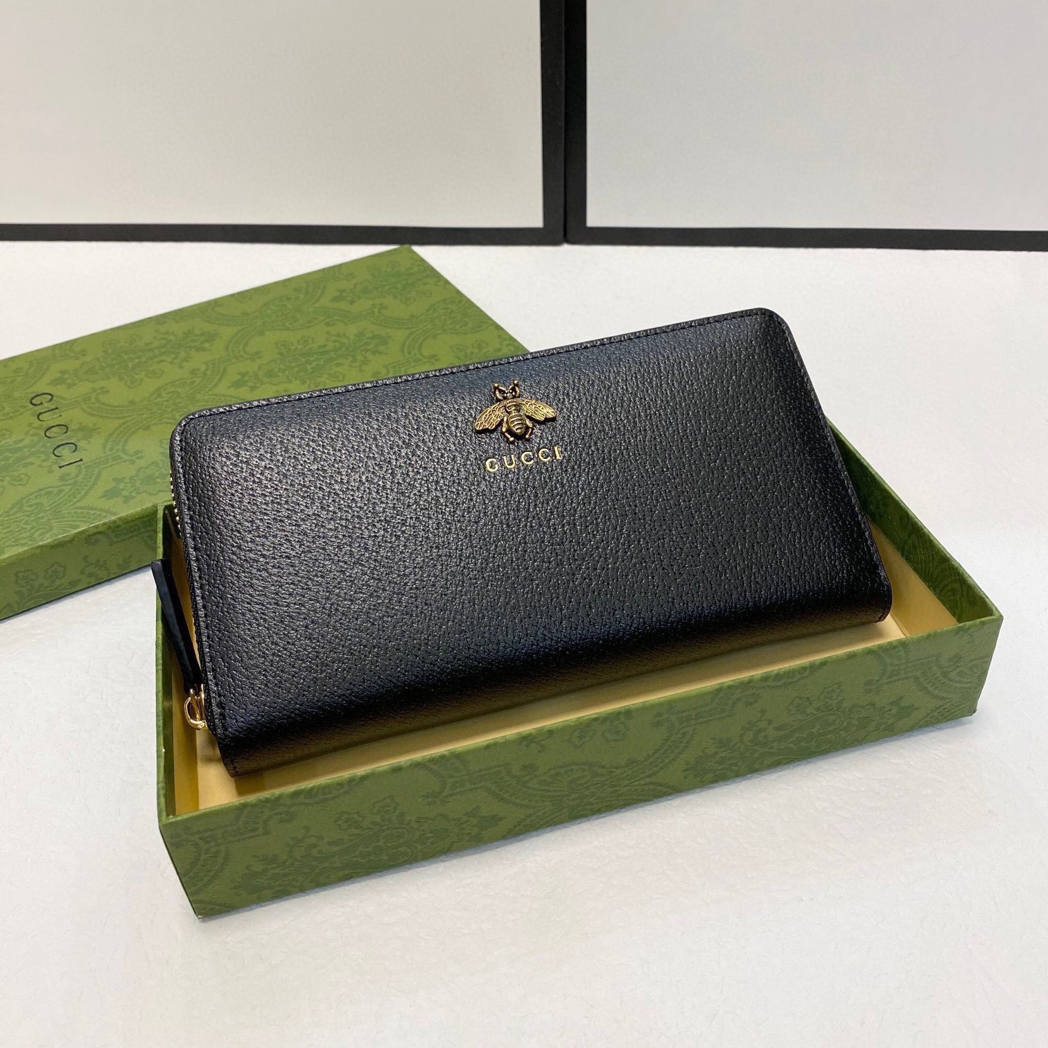 GG Bee Motif  Long - Zippered Wallet  YV25101301