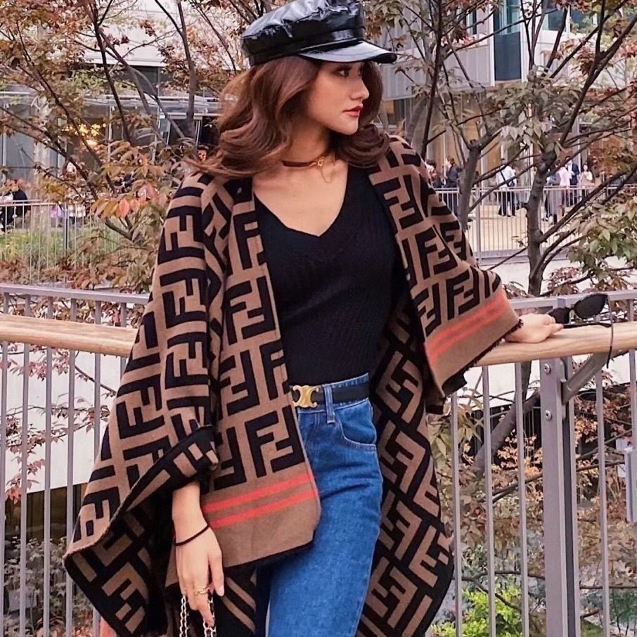 FD Classic Double F Jacquard Shawl AM2510501