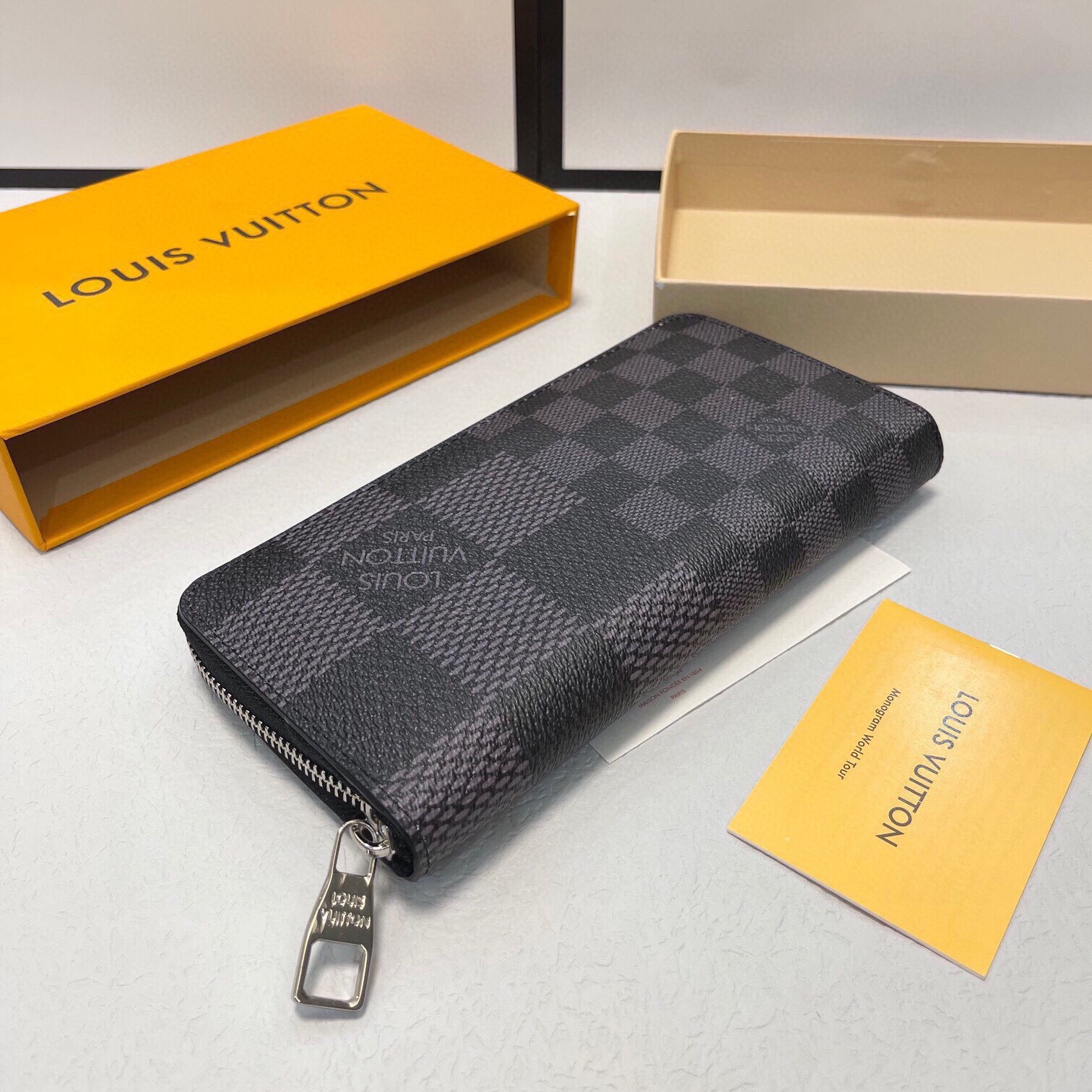LV Damier Graphite Long Zipped Wallet YV25101504