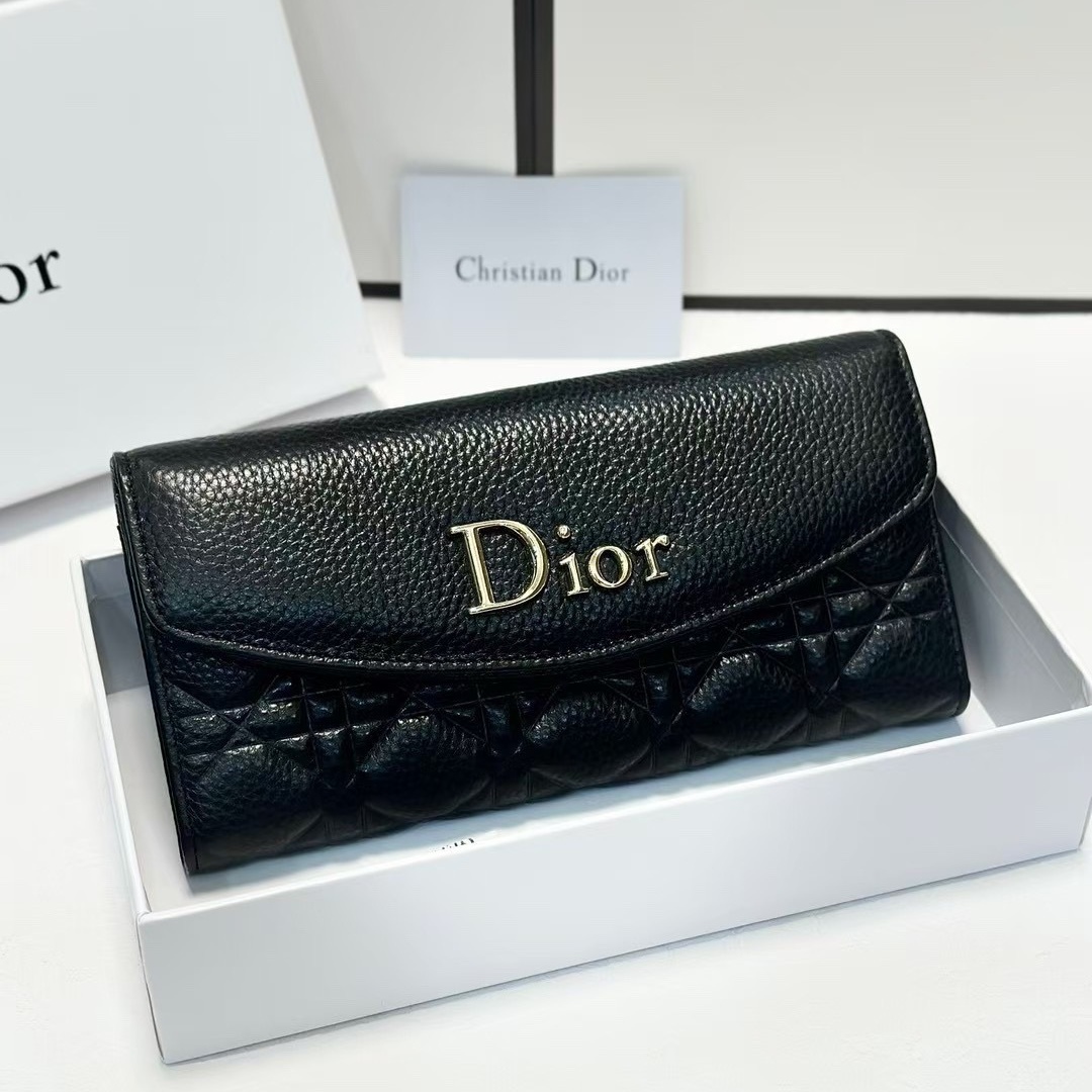 CD Women's Top - Grain Leather Quilted Long Wallet YV25101502