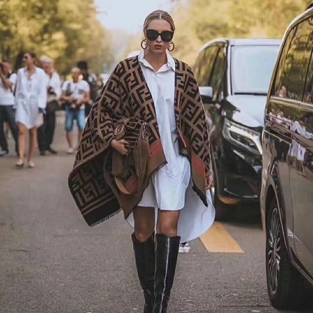 FD Classic Double F Jacquard Shawl AM2510501