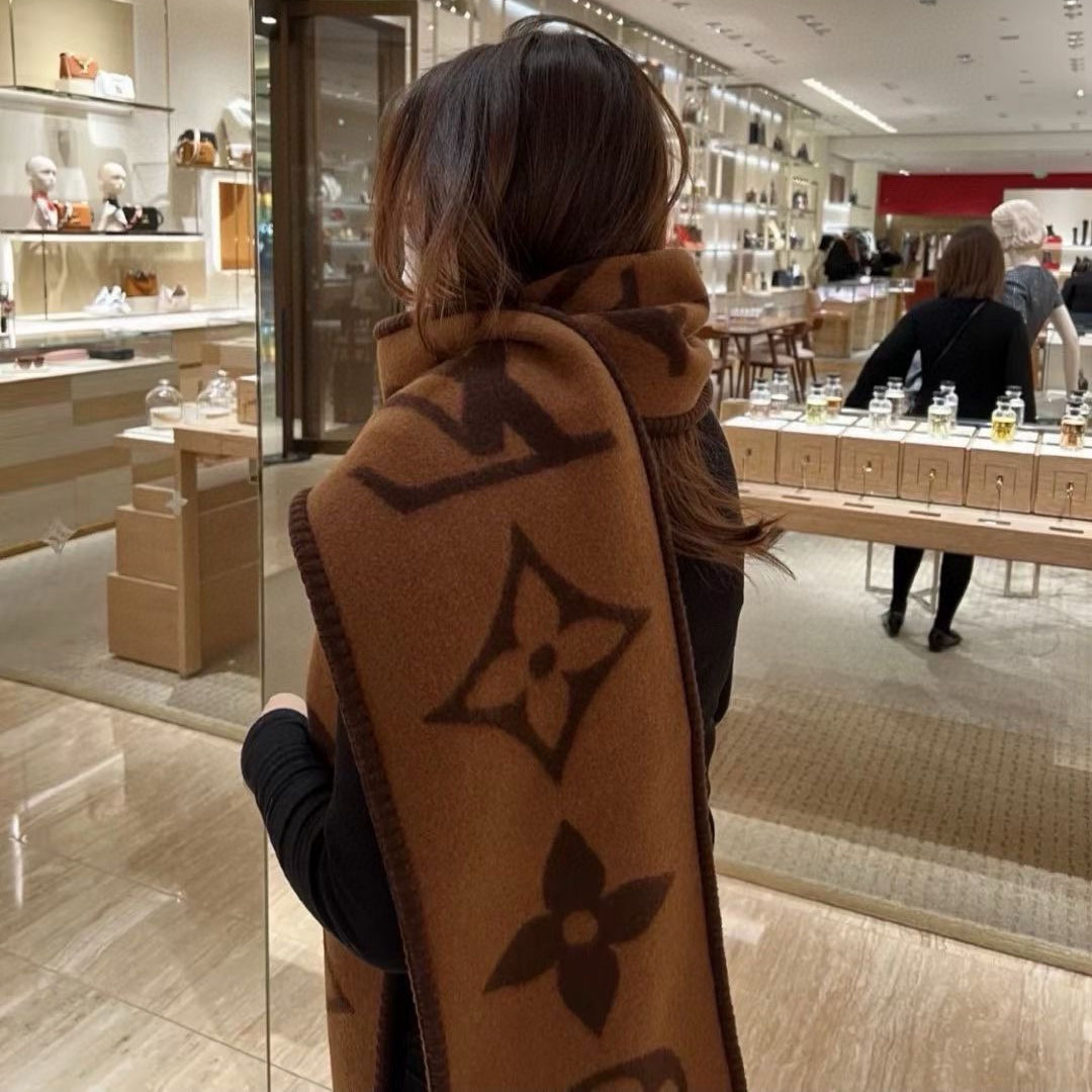 LV Brown and Coffee Color-Blocked Clover Scarf AM2510507