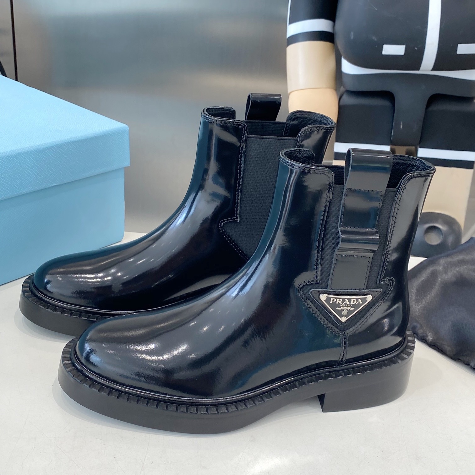 PRA Top-grain Cowhide Leather Chelsea Boots YV25101602