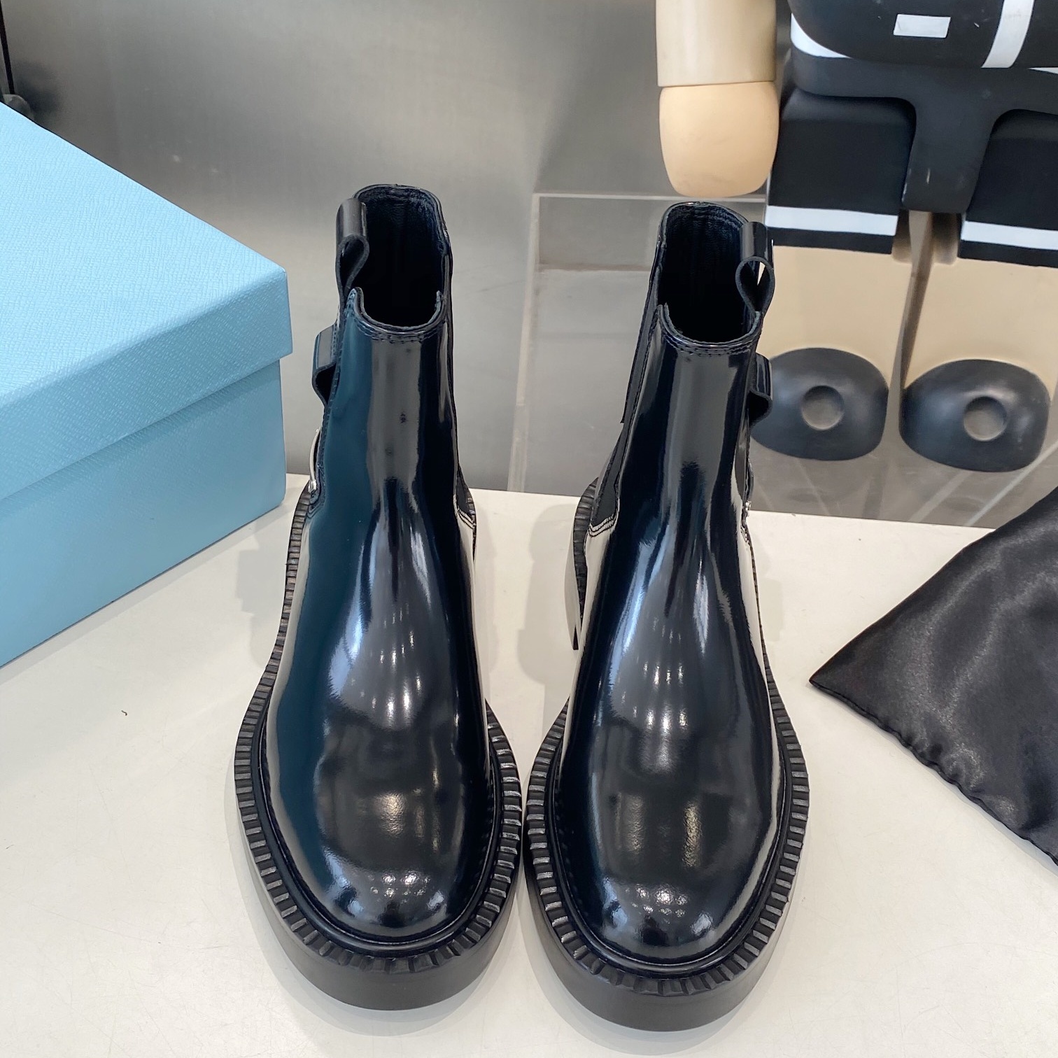 PRA Top-grain Cowhide Leather Chelsea Boots YV25101602