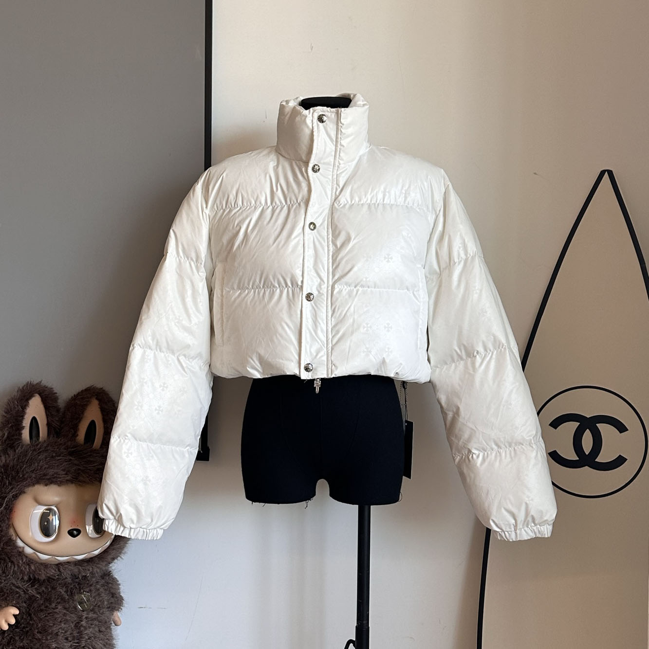 CH Short Puffer Jacket with Hidden Print Logo XX25101712