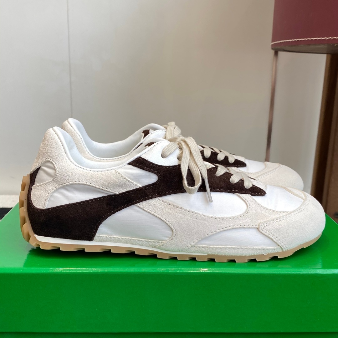 BV 2025 Retro Flair Sneakers  YV25101904