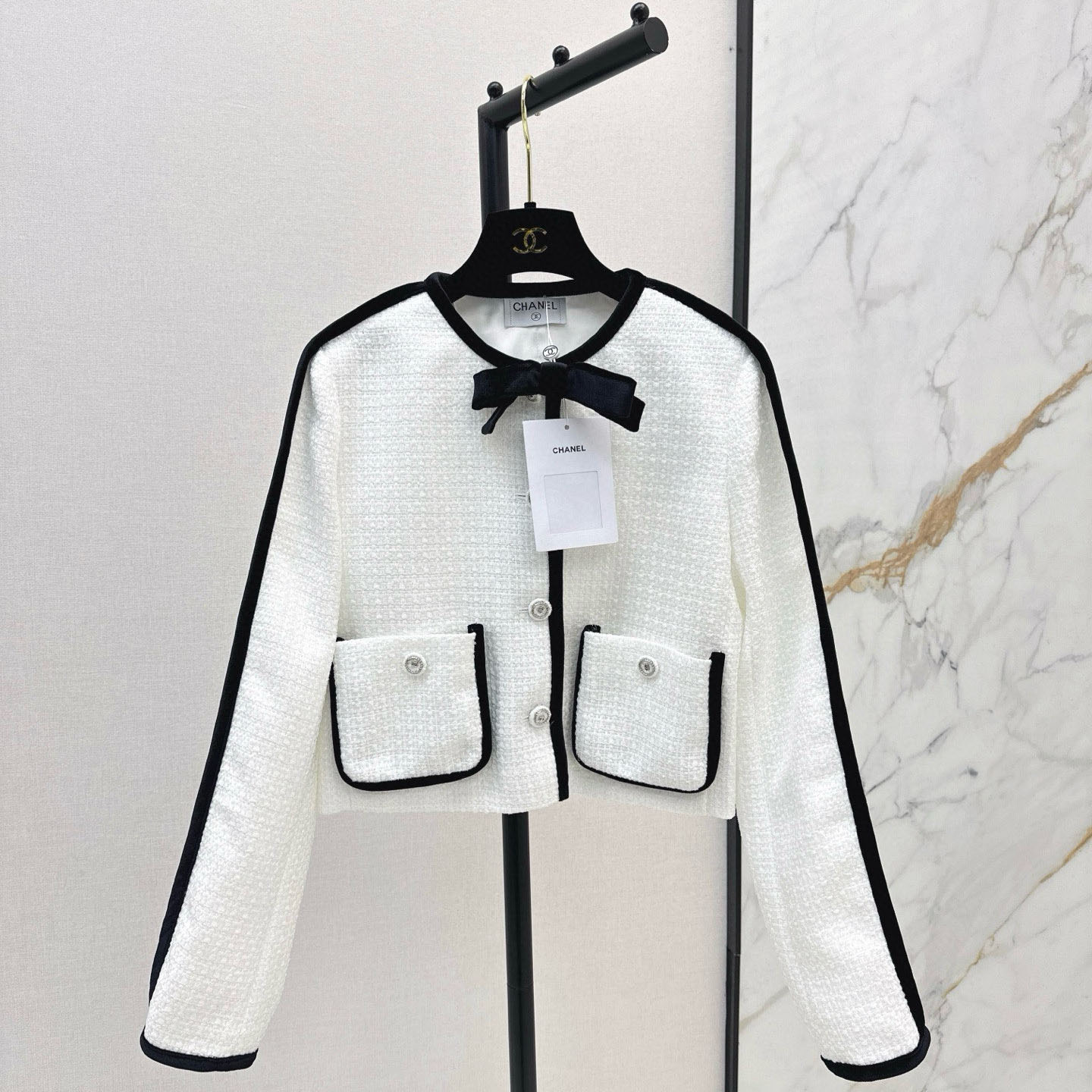 CH Classic Monochrome Knitted Cropped Jacket AM25102012