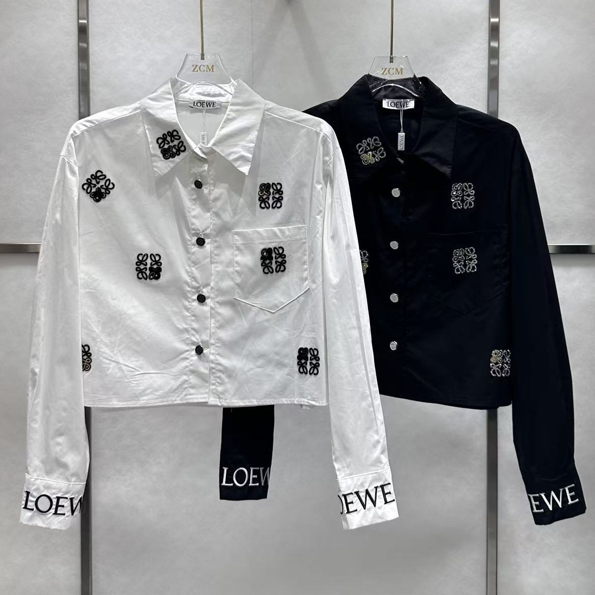 Loe Women's Plain Short Sleeve Blouse with Mini Logo AM25102019