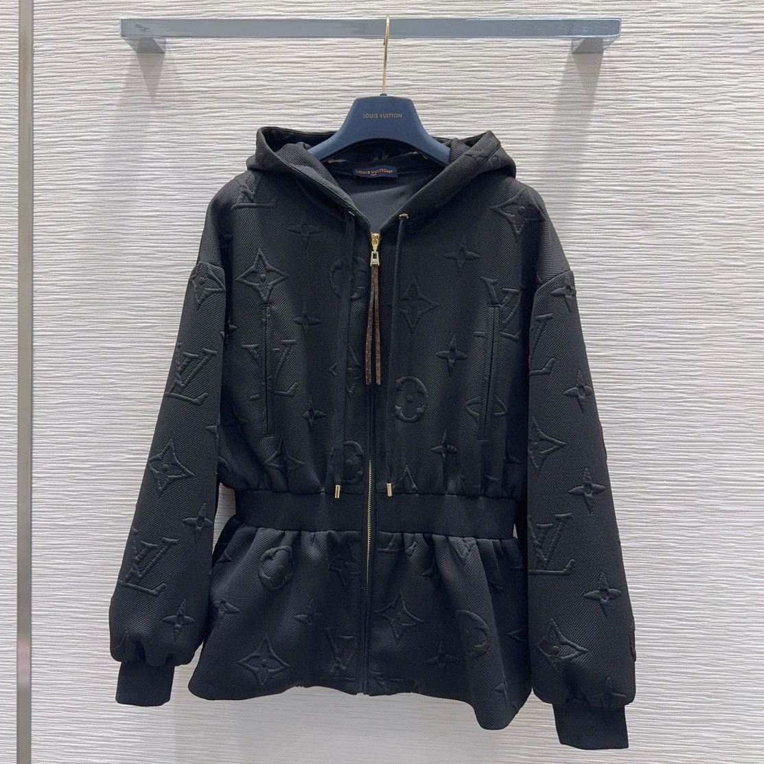 LV New Style Hooded Leisure Suit AM25102115