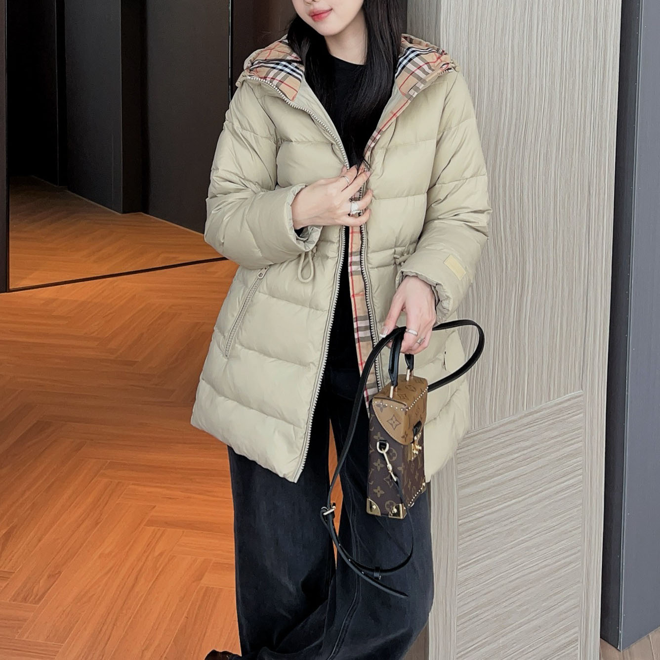 Bur Down Jacket with Hood and Drawstring Waist XX25102320