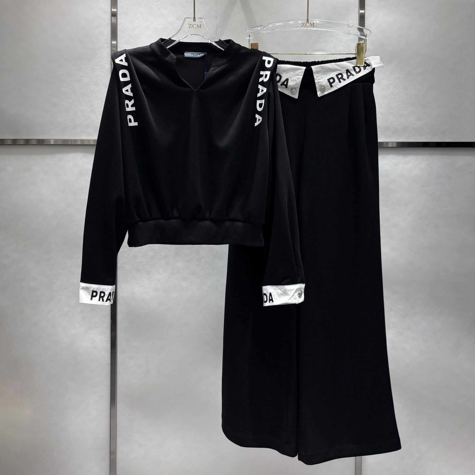 PRA Casual Set with Contrast-Color Letter Logo AM25102120