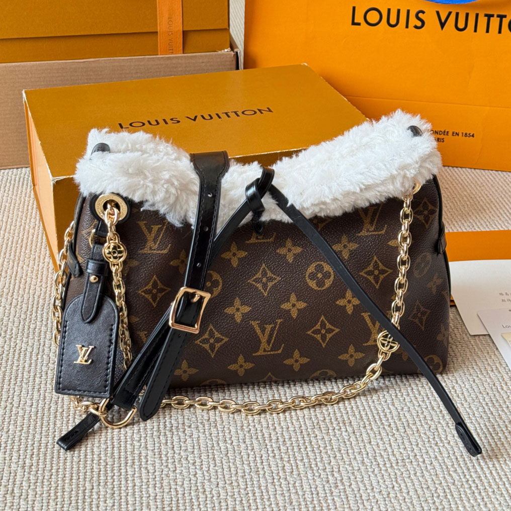 LV Shearling-Trimmed Leather Carryall Handbag XX25102510
