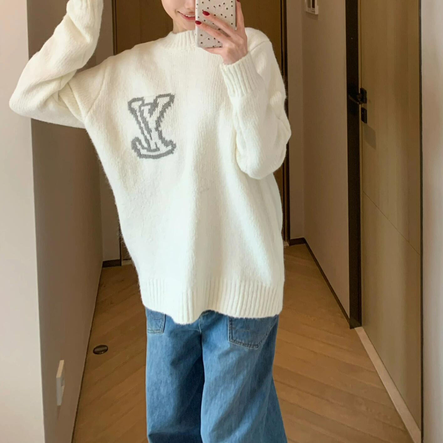 LV White Knitted Pullover with Double-Sided Logo XX25102506