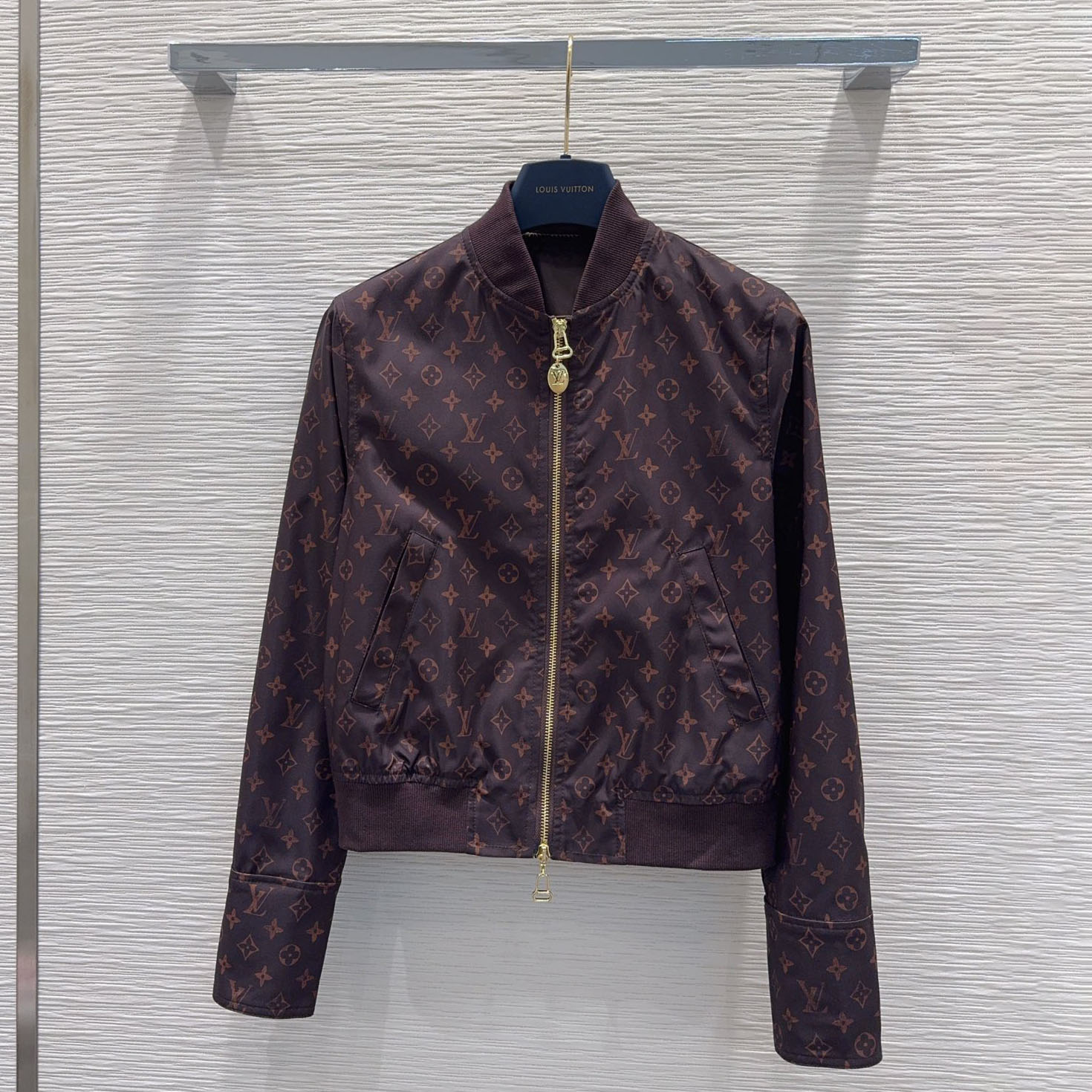 LV Women's Classic Relaxed Fit Shirt Jacket XX25102617