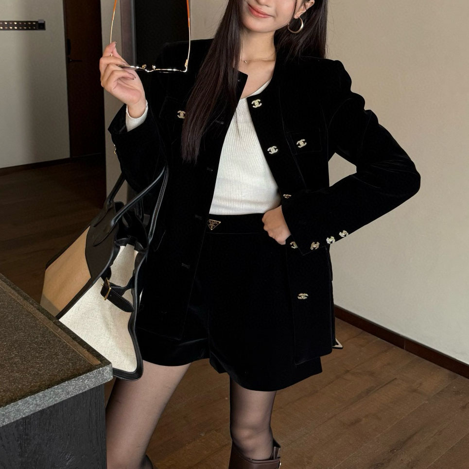 CH Signature Double C Button Velvet Blazer XX25102613