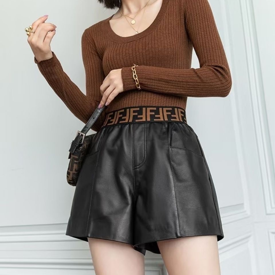 FD Luxe Logo Webbing Leather Wide-Leg Shorts XX25102610