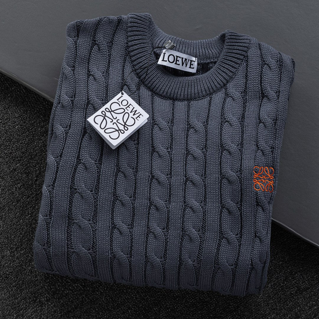 LOE Classic Crew Neck Knitted Pullover with Logo Embroidery XX25102721