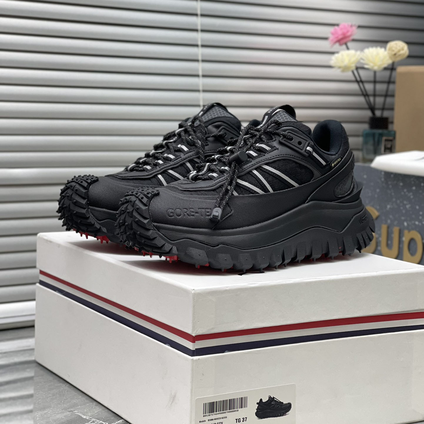 Mcl Trailgrip GTX Shock-Absorbing Tear-Resistant Outdoor Sneakers AM8001