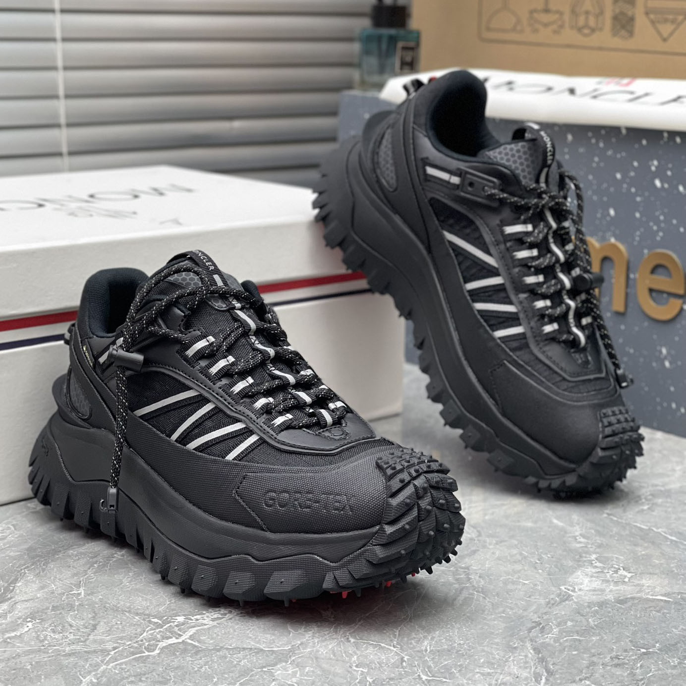 Mcl Trailgrip GTX Shock-Absorbing Tear-Resistant Outdoor Sneakers AM8001