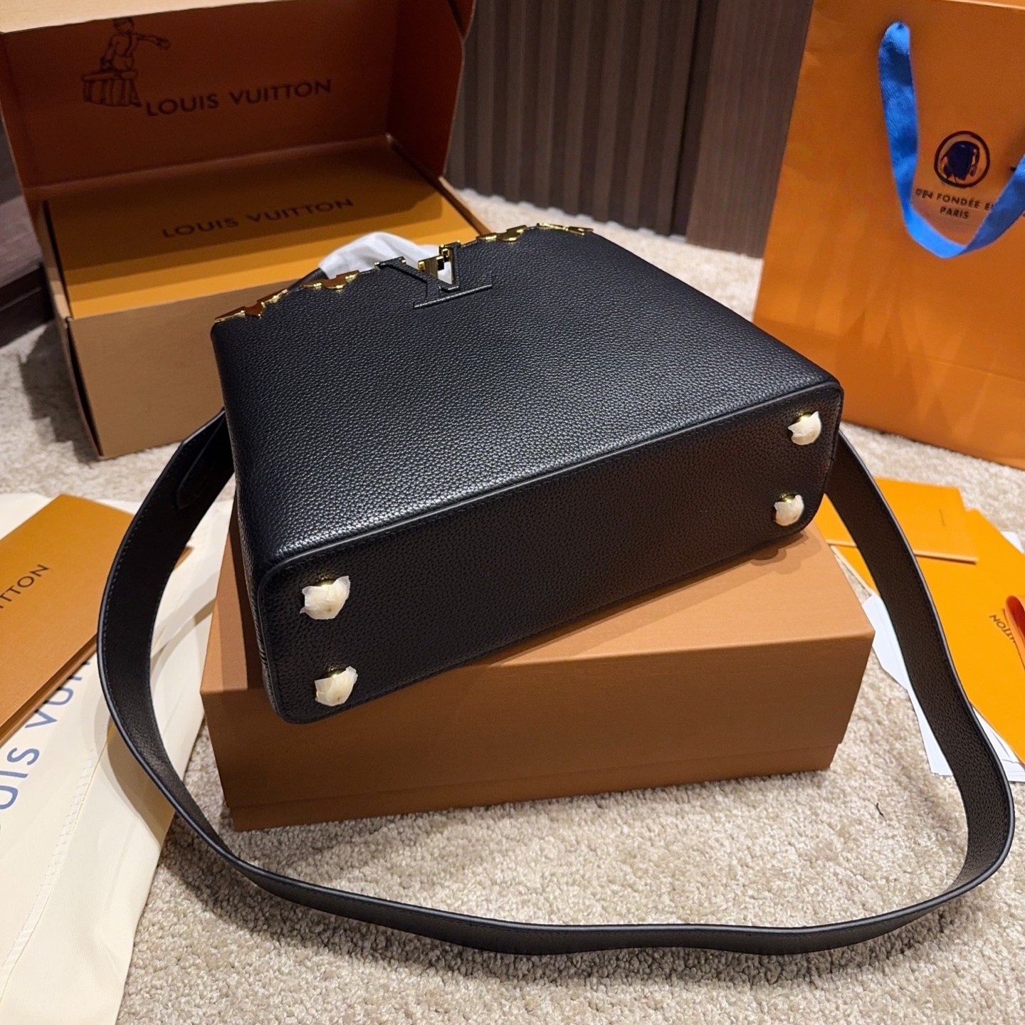 LV Golden Motif Capucines Bag YV25110311