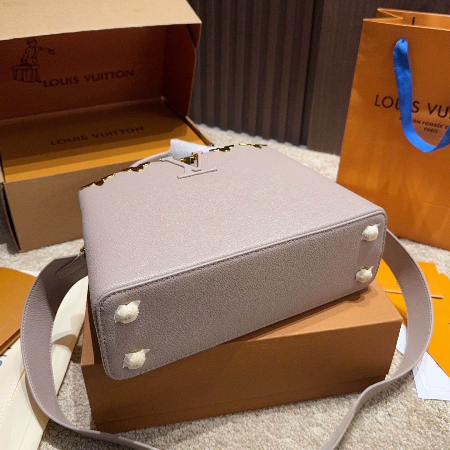 LV Golden Motif Capucines Bag YV25110311