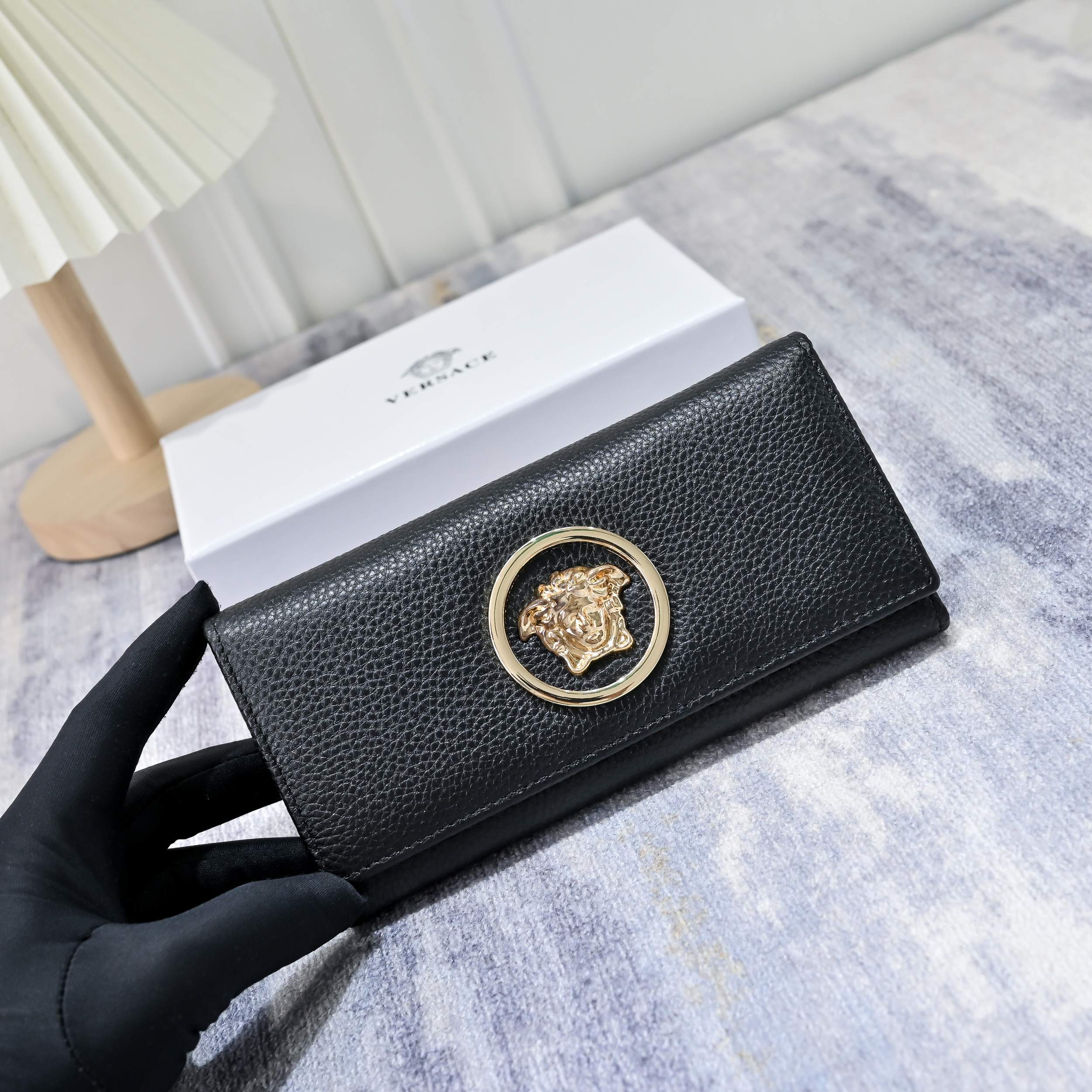 Vs Medusa Head Cowhide Wallet AM25110415