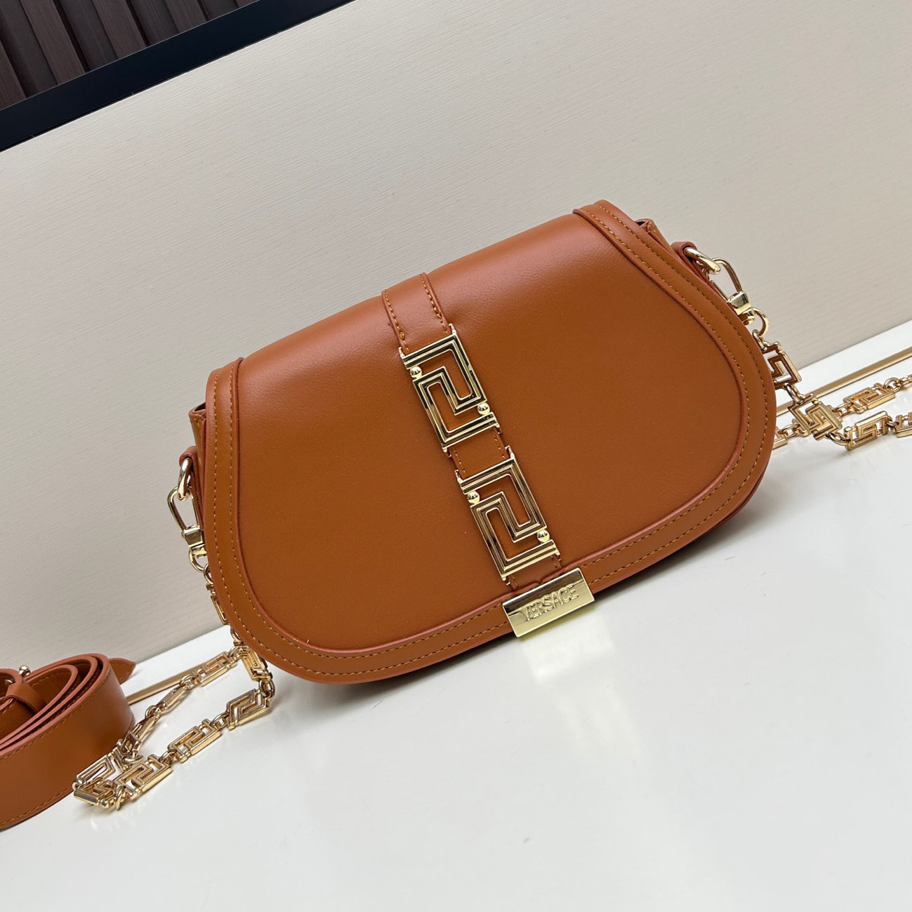 Vs Greca Goddess Chain Bag AM25110411