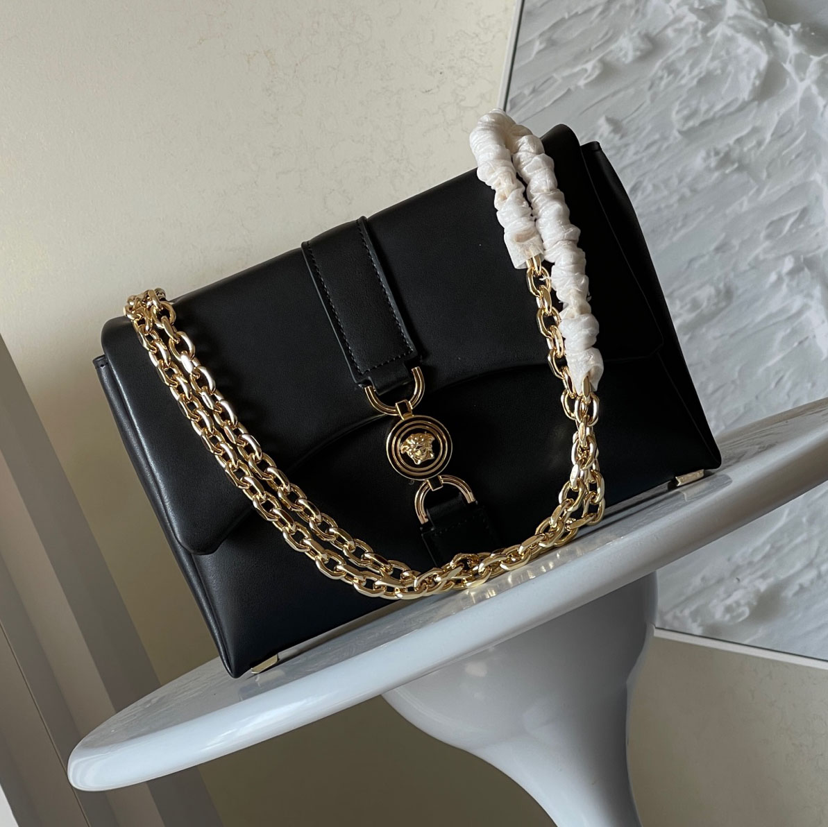 Vs La Medusa Head Chain Shoulder Bag AM25110418