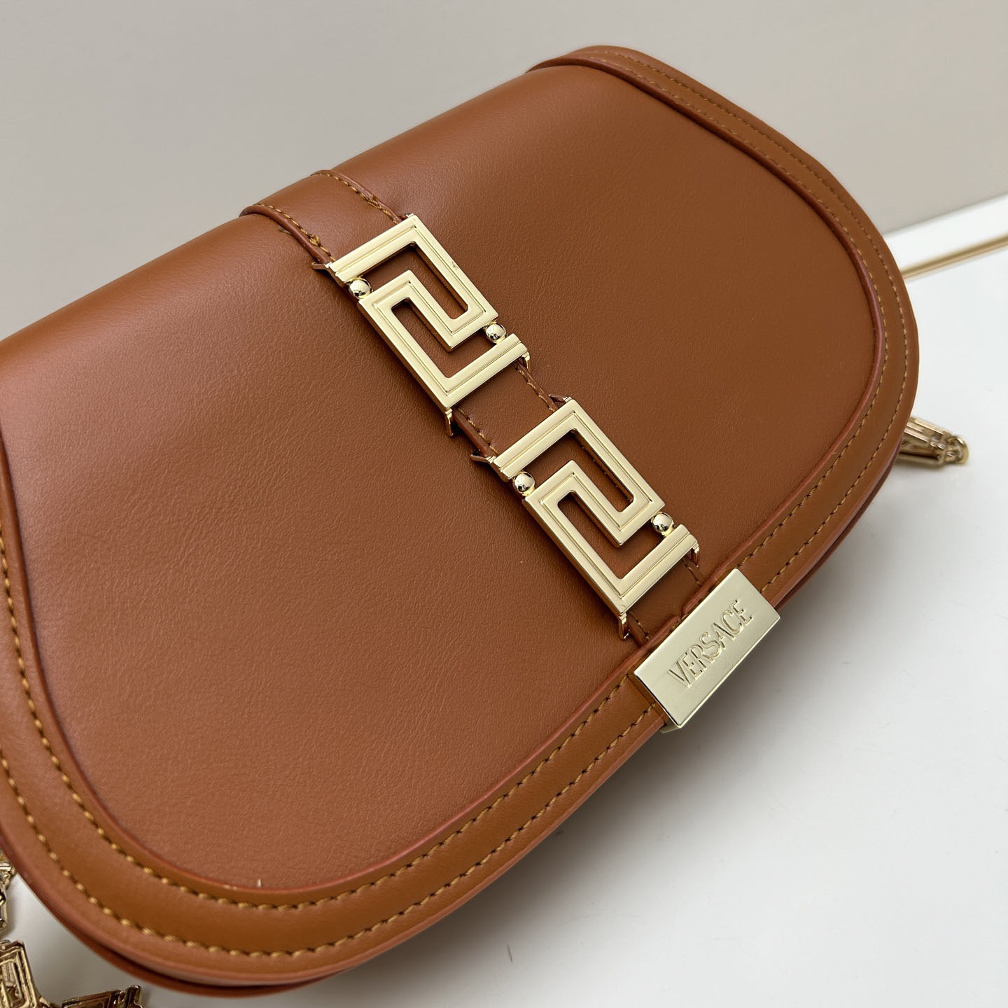 Vs Greca Goddess Chain Bag AM25110411