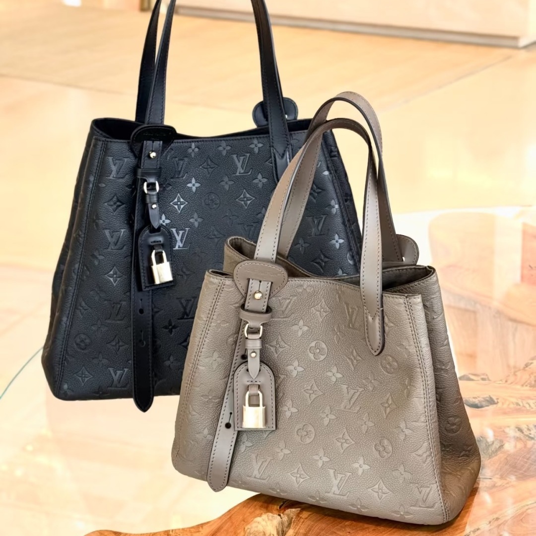 LV  Onthego Embossed Monogram Grained Calfskin Tote Bag YV25110510