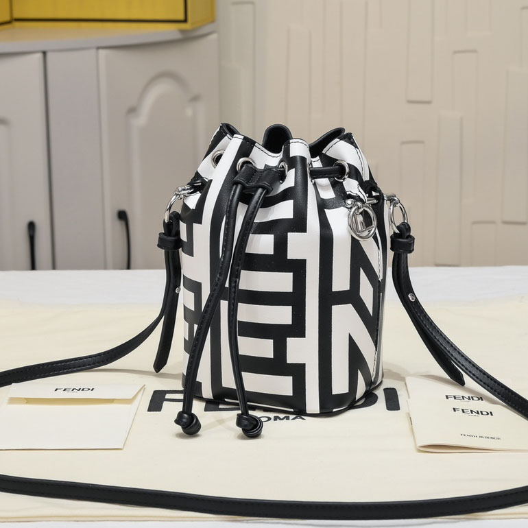 FD Roma Mon Tresor Bucket Bag-Mini XX25110544