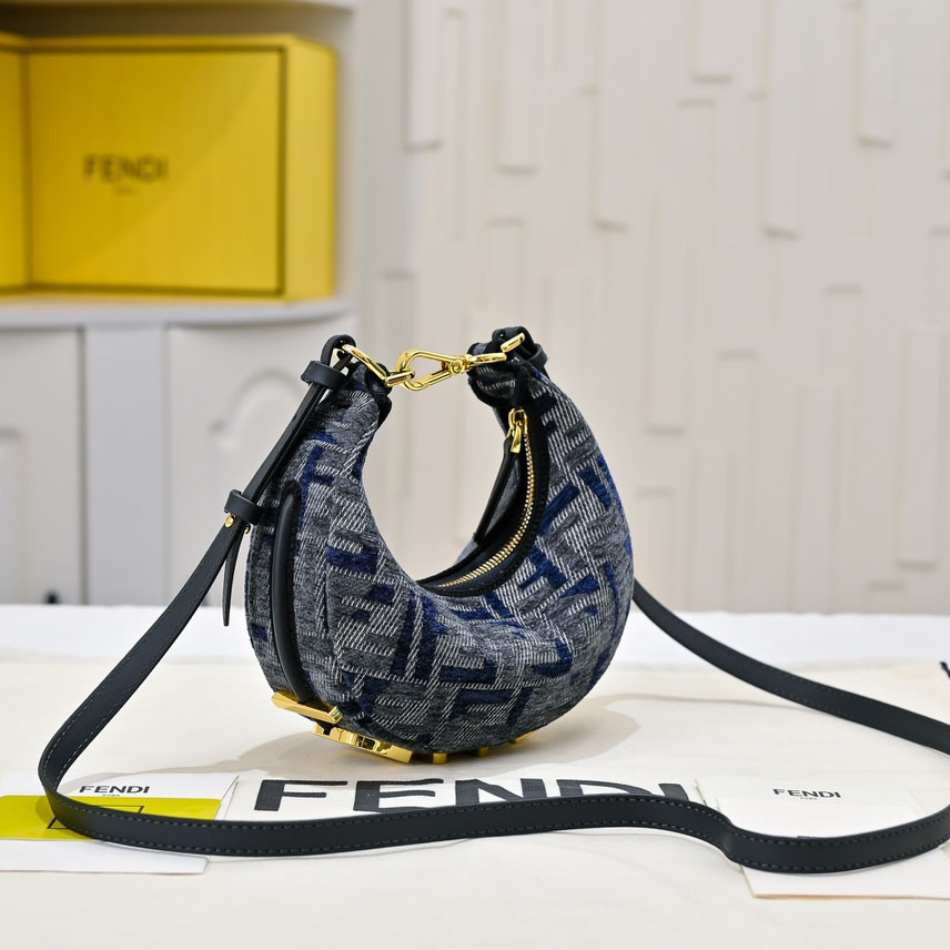 FD Praphy Underarm Bag XX25110535