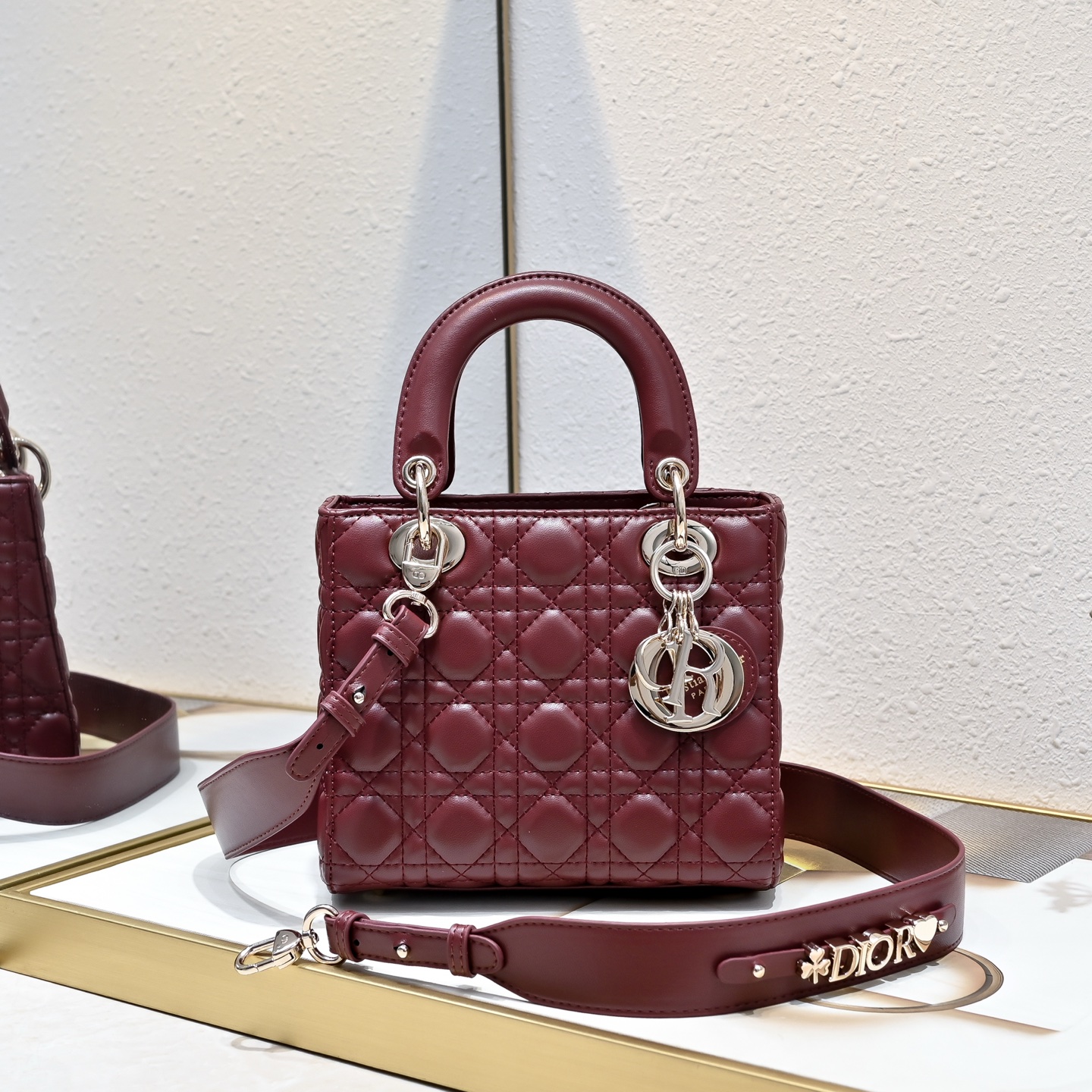 CD My Lady - Letter Logo Shoulder Piece AM25110616